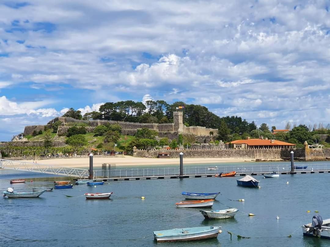 Villa Vivienda en el casco histórico de Baiona Exterior foto